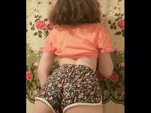 ❤️ Seksīga jauna skaistule izģērbjas no šortiem kamerā ❤❌ Anāls video pie mums