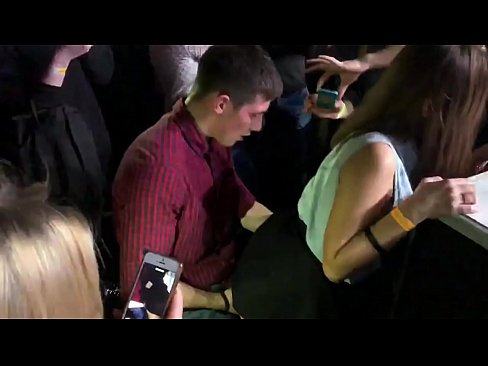❤️ Īsts sekss krievu naktsklubā. 18 gadus veca krievu meitene anālajā atverē un vagīnā, kas drāzta naktsklubā ❤❌ Anāls video pie mums